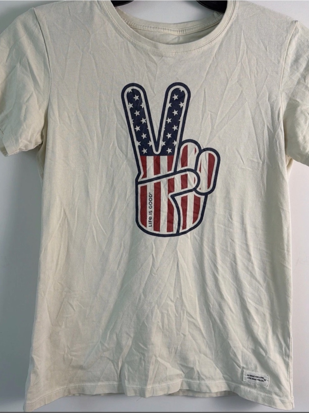 Life is Good Women's Cream American Flag Peace Sign Graphic T-Shirt S